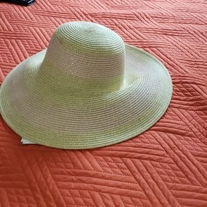 NWT SUNHAT☀️